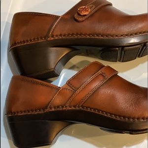 Dansko size 42 low heal clogs